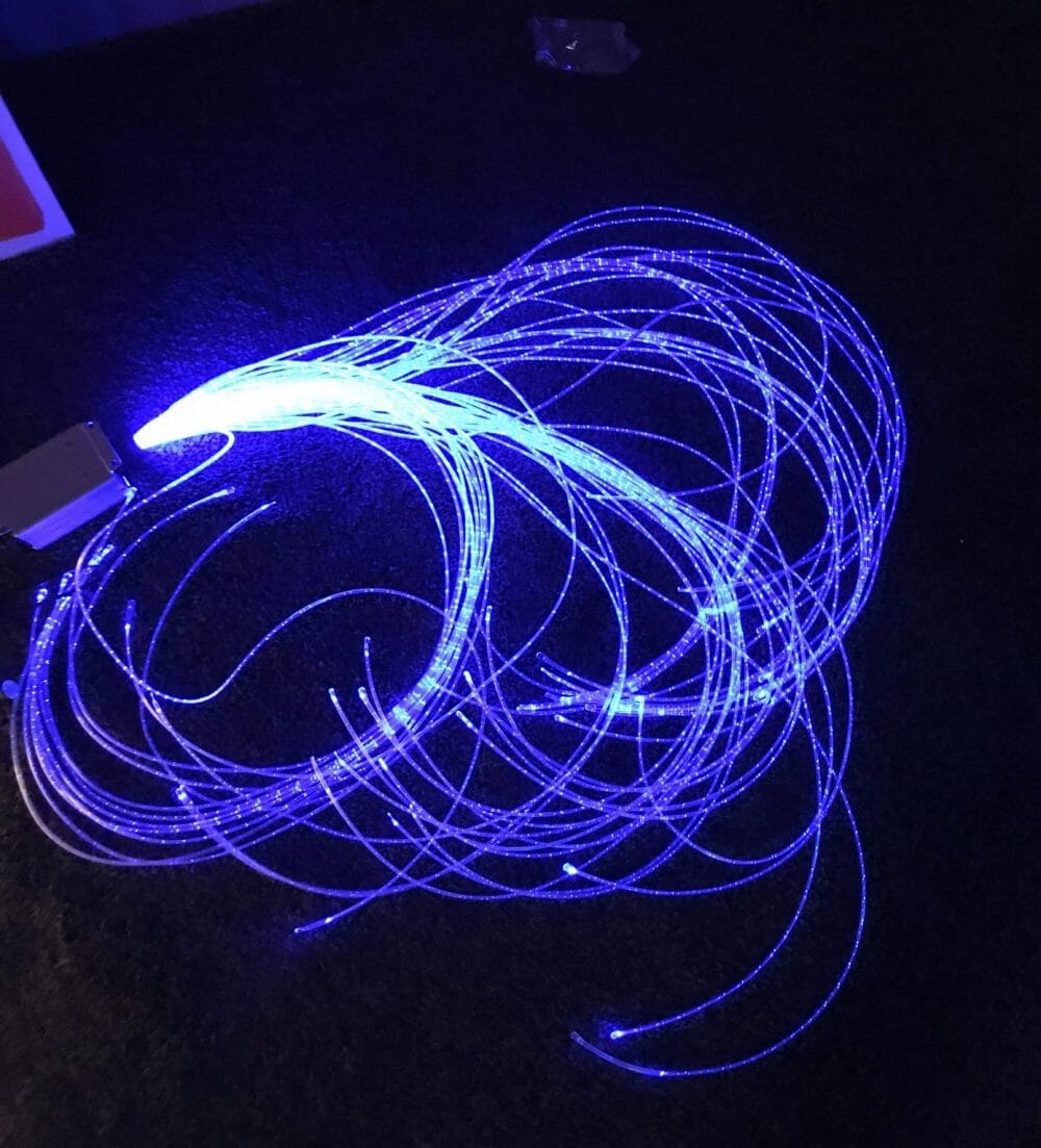 Fibre optic outlet light source box